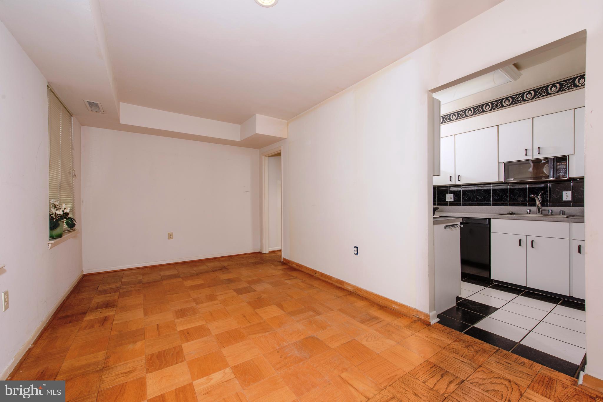 17 Hamill Road, Unit 17F Baltimore, MD 21210 - Photo 8 of 22 Dining Room