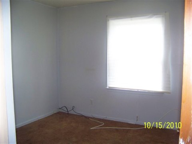 21236 Waltham Road Warren, MI 48089 - Photo 3 of 5 31032968-2.JPG