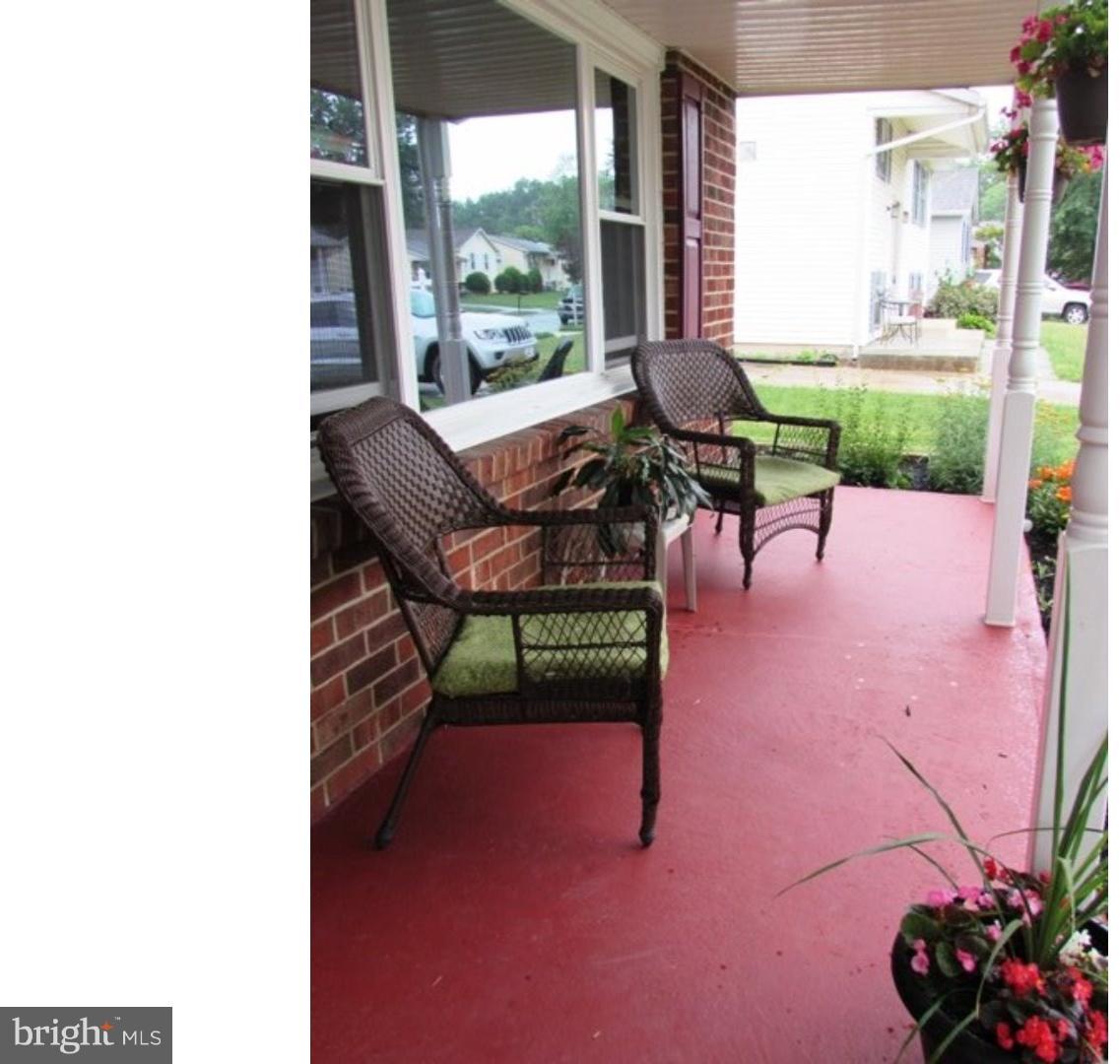 910 Linfield Road Newark, DE 19713 - Photo 2 of 22 Porch