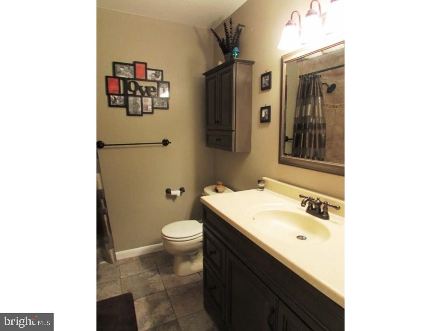 910 Linfield Road Newark, DE 19713 - Photo 14 of 22 Bathroom