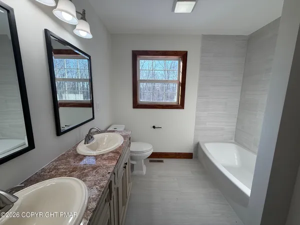 $579,900 | 129 Doria Drive, Blakeslee, PA 18610