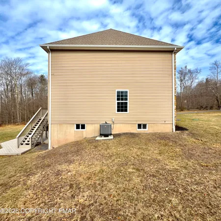 $579,900 | 129 Doria Drive, Blakeslee, PA 18610