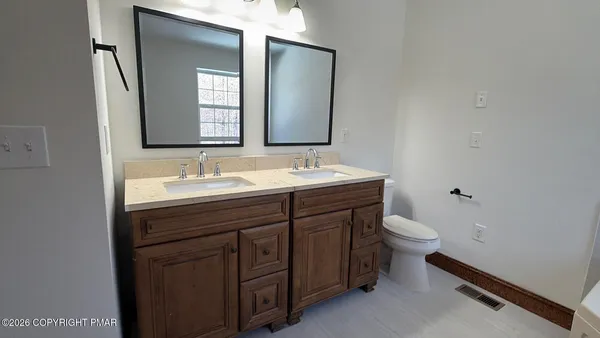 $579,900 | 129 Doria Drive, Blakeslee, PA 18610