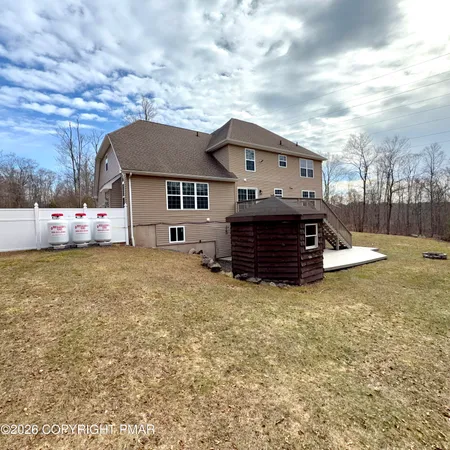 $579,900 | 129 Doria Drive, Blakeslee, PA 18610