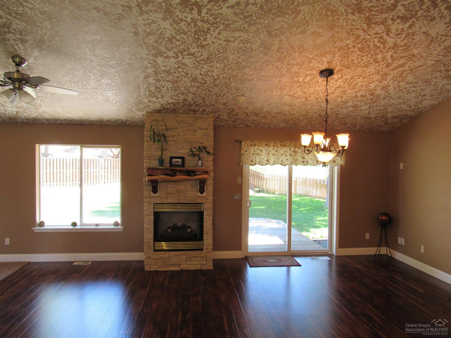 20754 South Loop Place Bend, OR 97703 - Photo 7 of 22 Additional Photo