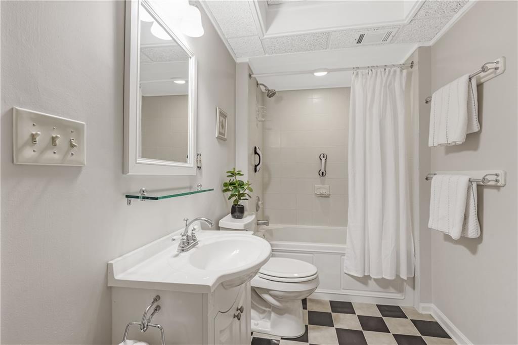 2116 Heritage Heights Decatur, GA 30033 - Photo 42 of 51 Gallery Image 42
