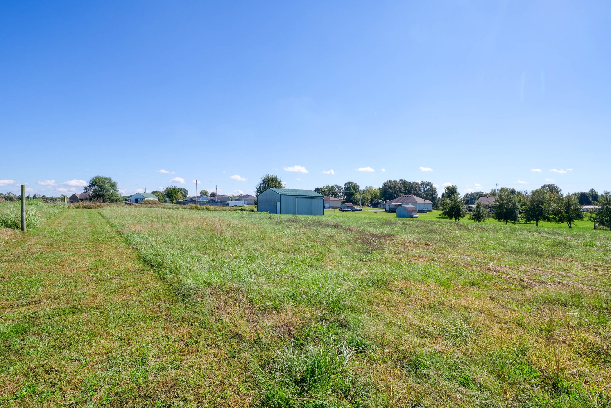 724 Lear Road Portland, TN 37148 - Photo 28 of 32 a yard with lots of green space