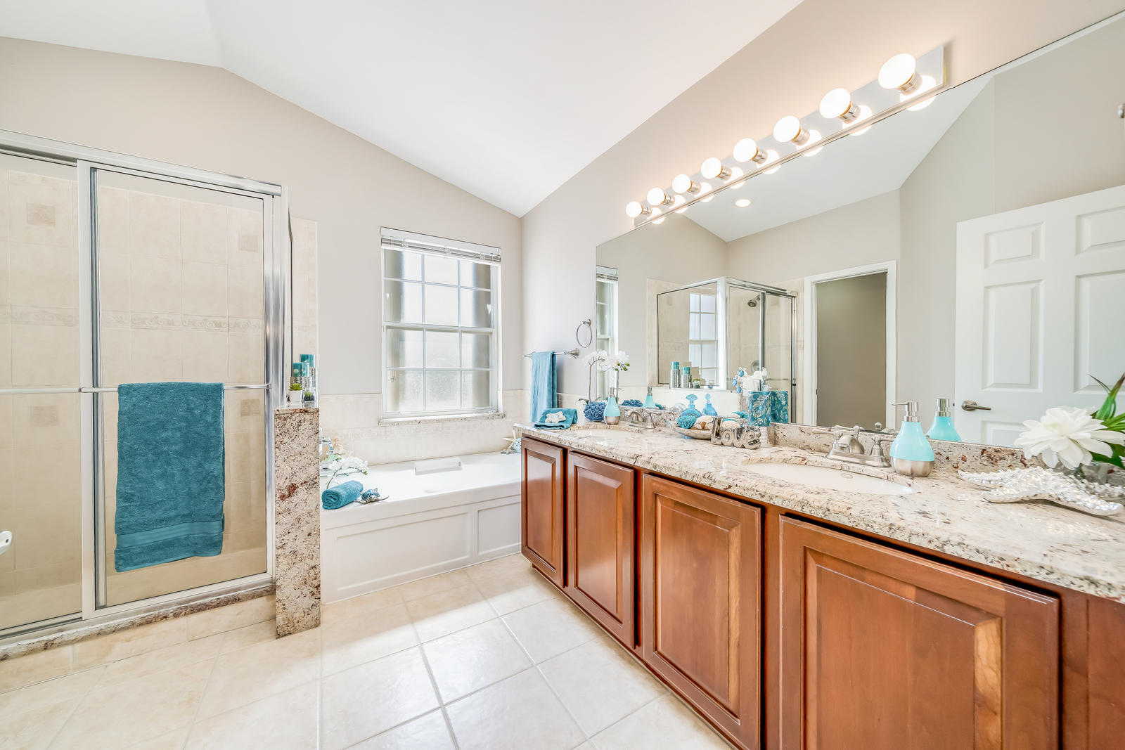 8313 Vía Serena Boca Raton, FL 33433 - Photo 36 of 78 Master bath