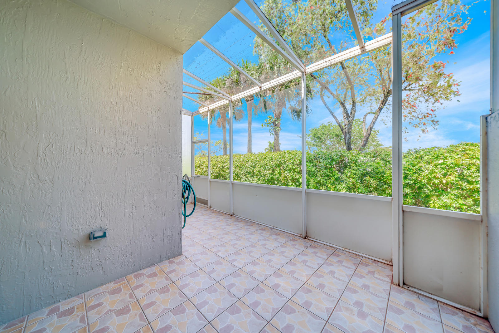 8313 Vía Serena Boca Raton, FL 33433 - Photo 47 of 78 Covered/Screened patio