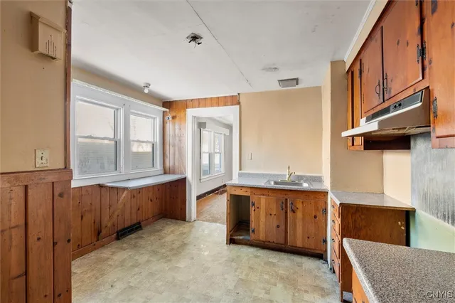 $139,900 | 5306 South Salina Street, Syracuse, NY 13205