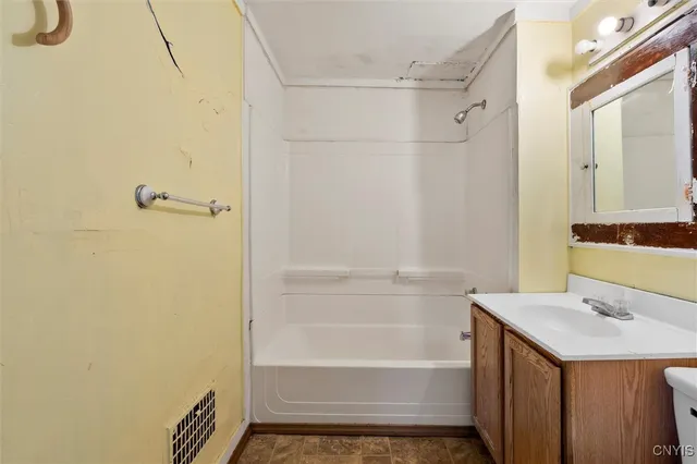 $139,900 | 5306 South Salina Street, Syracuse, NY 13205