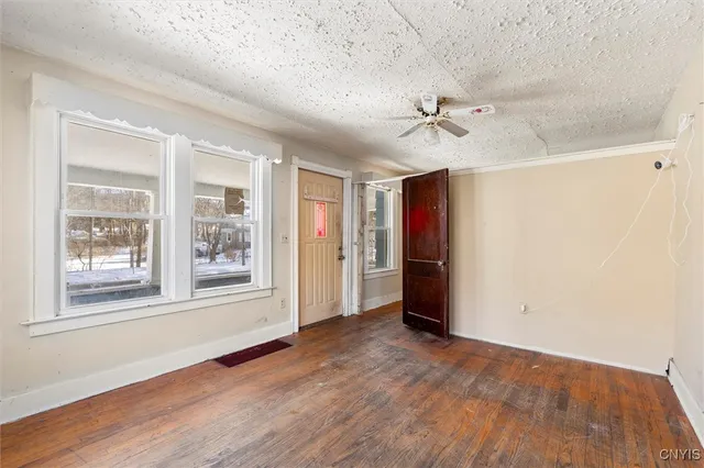 $139,900 | 5306 South Salina Street, Syracuse, NY 13205