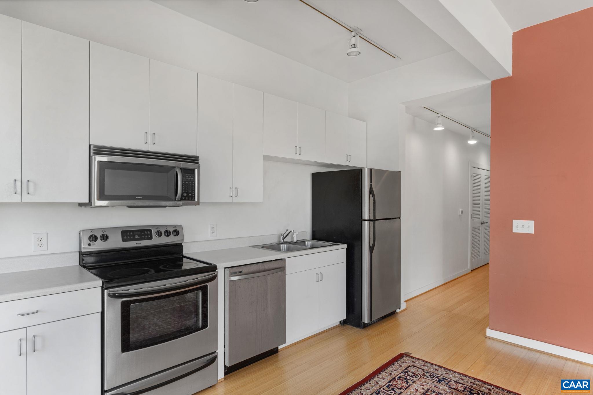 820 East High Street, Unit 8 Charlottesville, VA 22902 - Photo 12 of 16