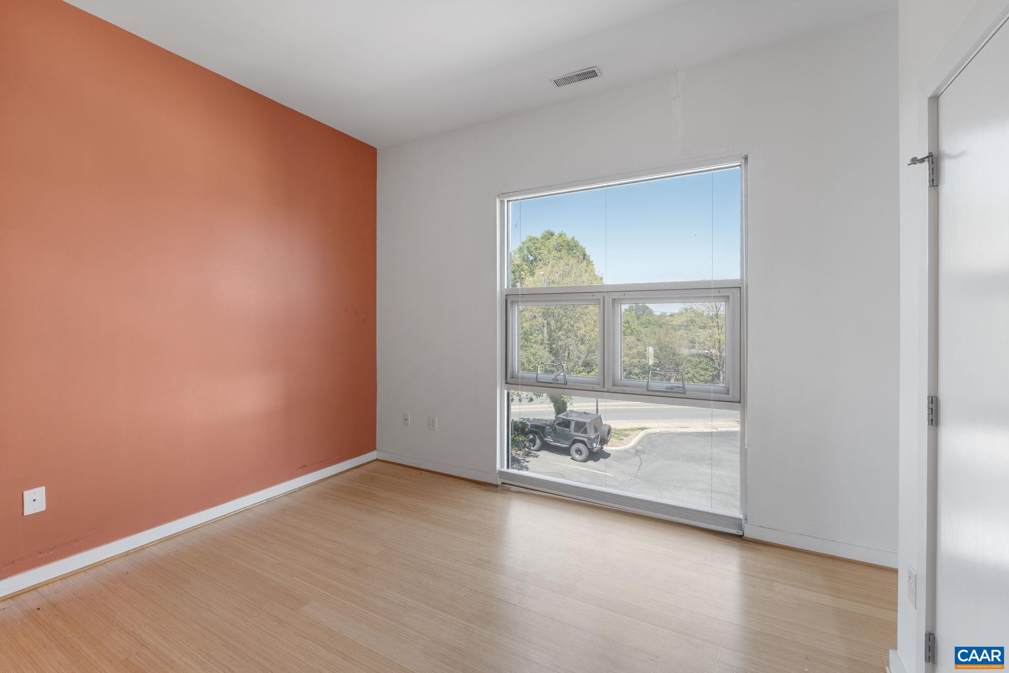 820 East High Street, Unit 8 Charlottesville, VA 22902 - Photo 4 of 16