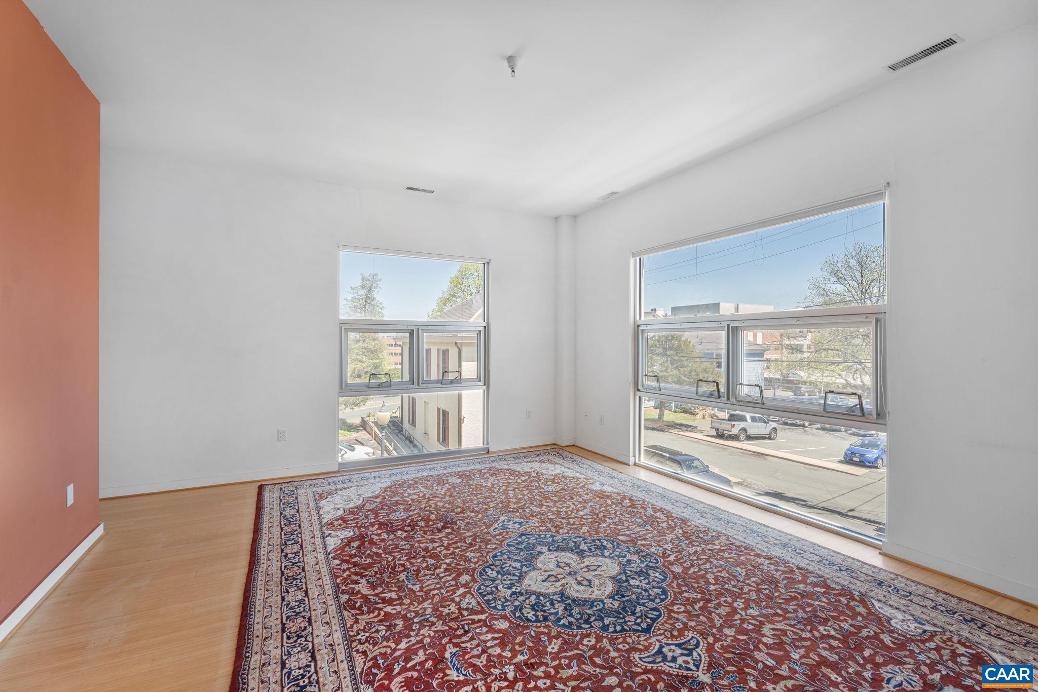 820 East High Street, Unit 8 Charlottesville, VA 22902 - Photo 9 of 16