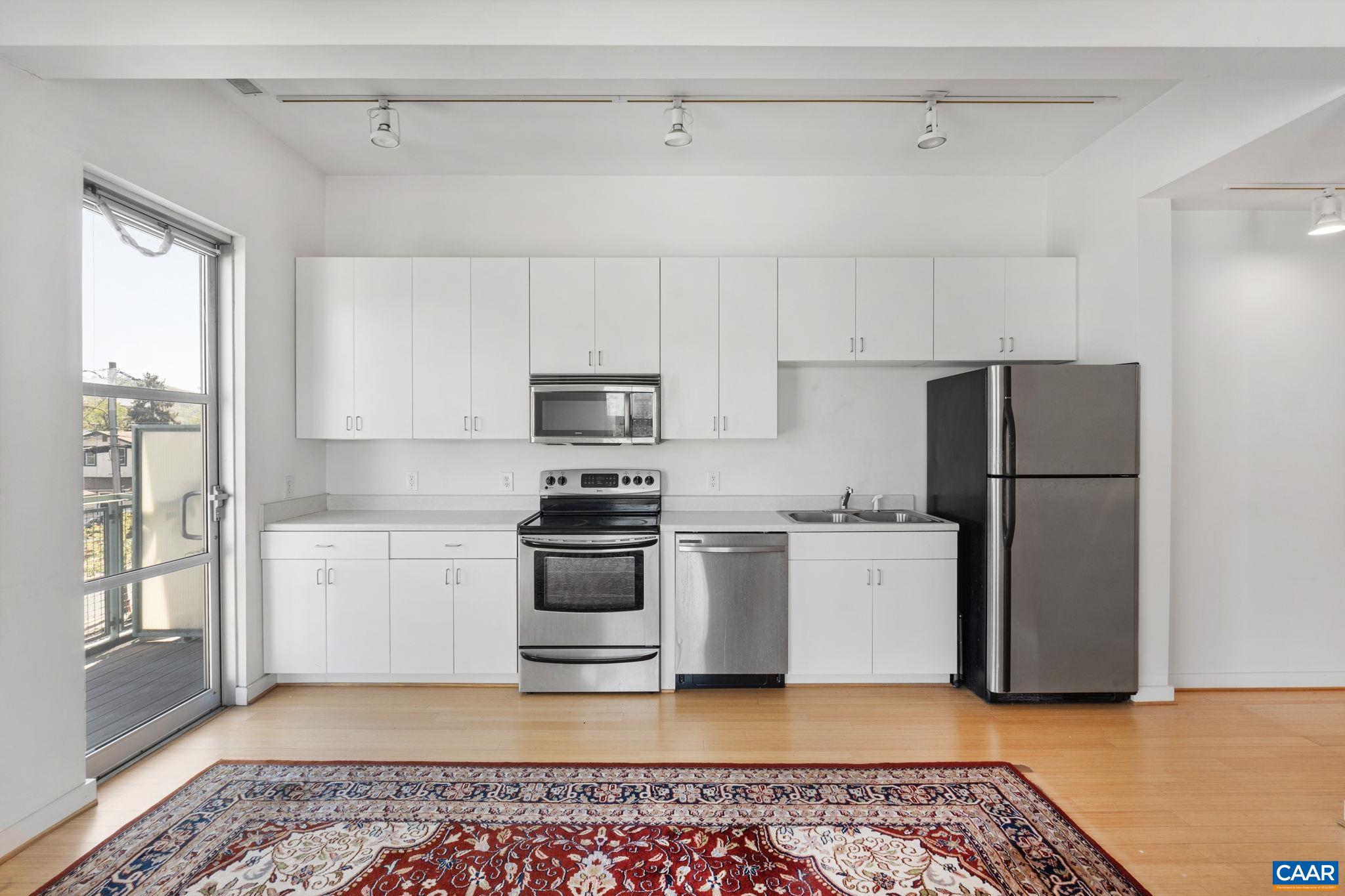 820 East High Street, Unit 8 Charlottesville, VA 22902 - Photo 10 of 16