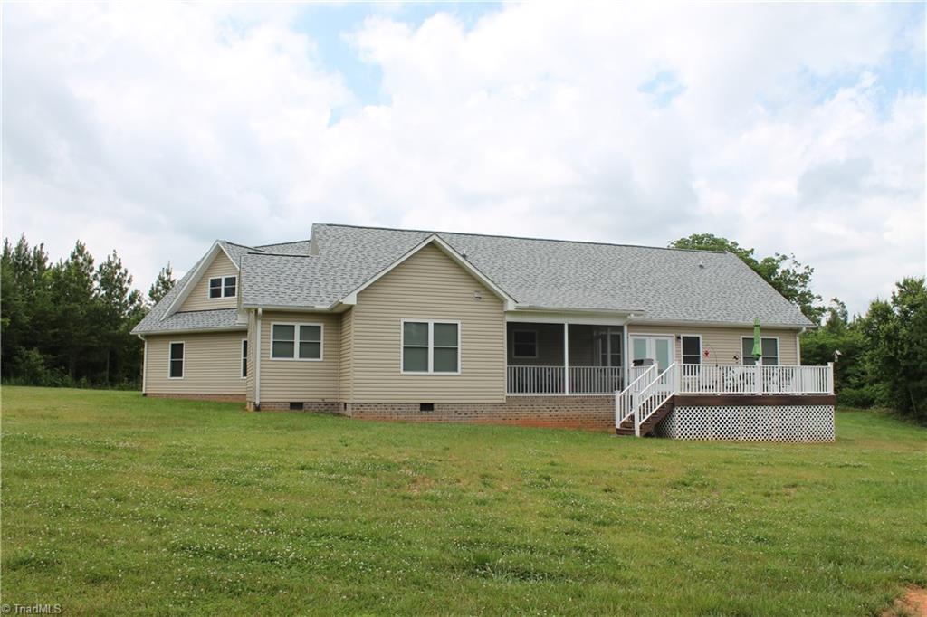 304 Venable Road Ararat, NC 27007 - Photo 3 of 19 Gallery Image 3