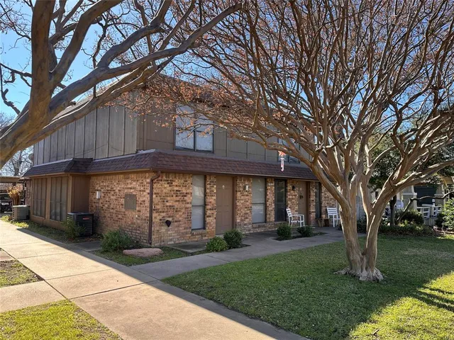 $1,195 | 4913 El Campo Avenue, Unit A, Fort Worth, TX 76107