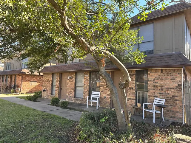 $1,195 | 4913 El Campo Avenue, Unit A, Fort Worth, TX 76107