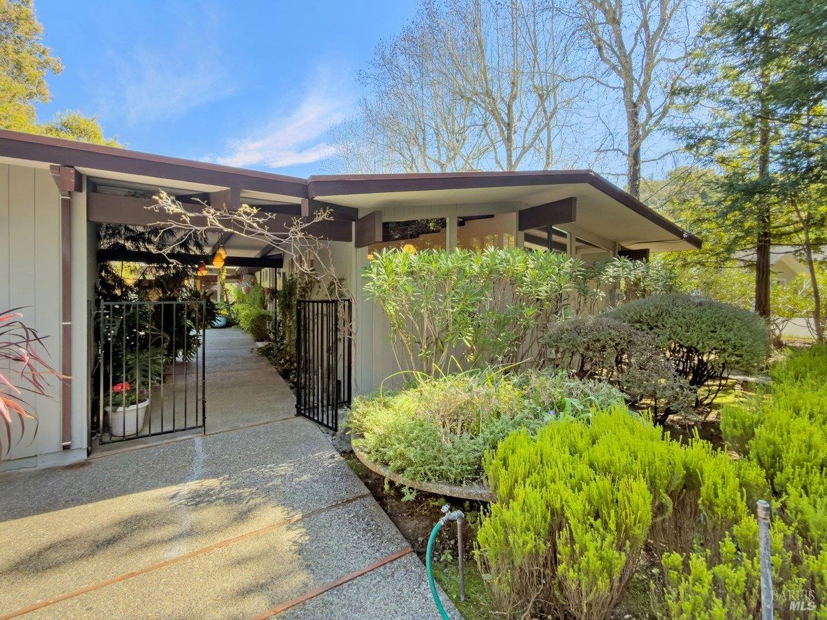 5 Mather Road San Anselmo, CA 94960 - Photo 44 of 58 a view of a garage