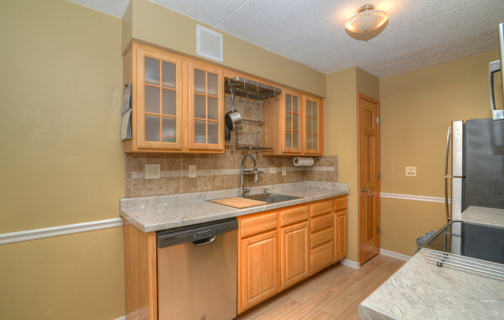 523 Timber Ridge Drive, Unit 204 Carol Stream, IL 60188 - Photo 6 of 24 Gallery Image 6