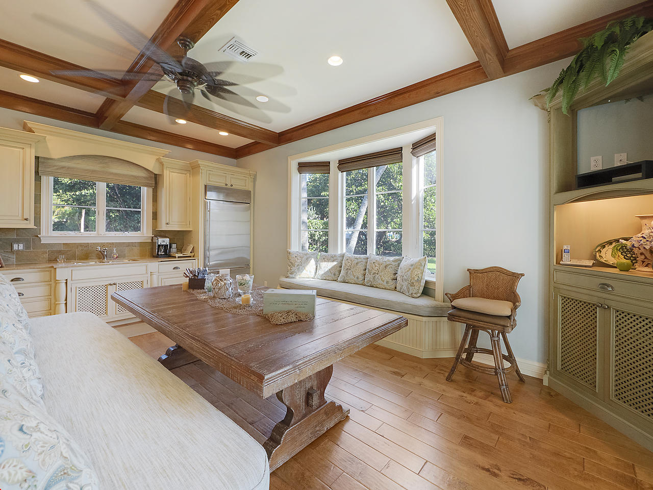 372 South Beach Road Hobe Sound, FL 33455 - Photo 19 of 57 Breakfast Area