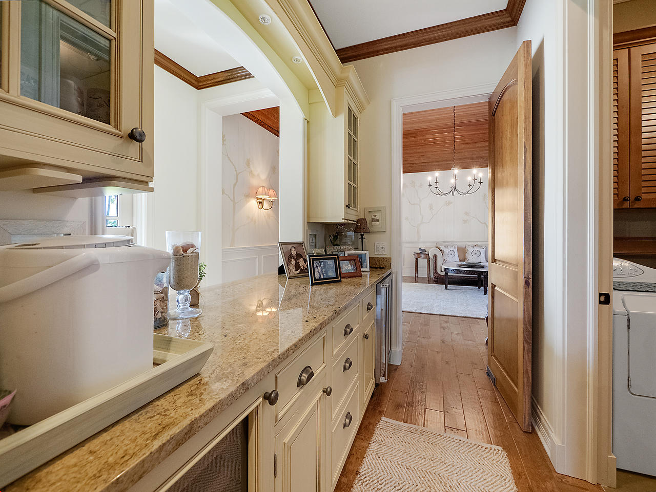 372 South Beach Road Hobe Sound, FL 33455 - Photo 23 of 57 Butler's Pantry