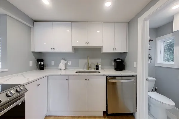 $7,334 | 382 Spring Street, Unit 2, Newport, RI 02840