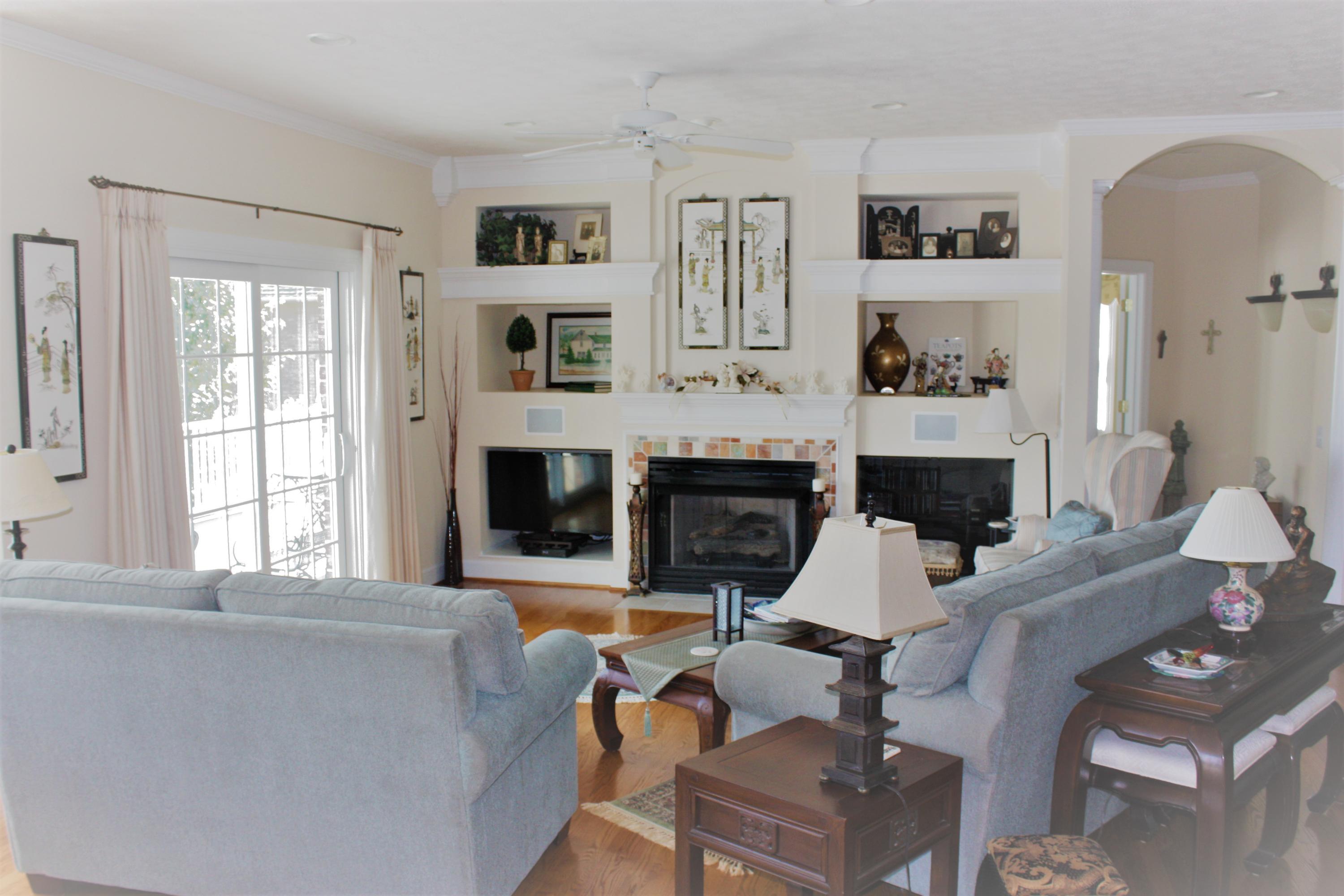 520 Calypso Road Moneta, VA 24121 - Photo 14 of 46 Sitting Area
