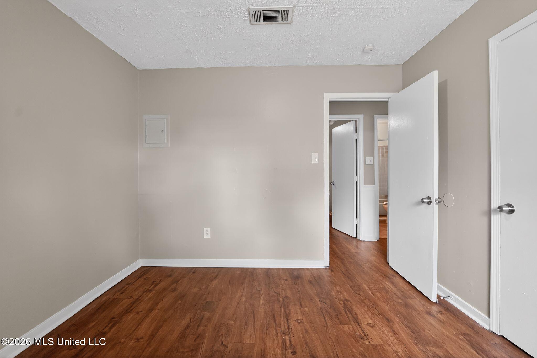 4597 Kirkley Drive Jackson, MS 39206 - Photo 37 of 44 37_4597_Kirkley_Dr_Jackson_MS_39206-Bedr