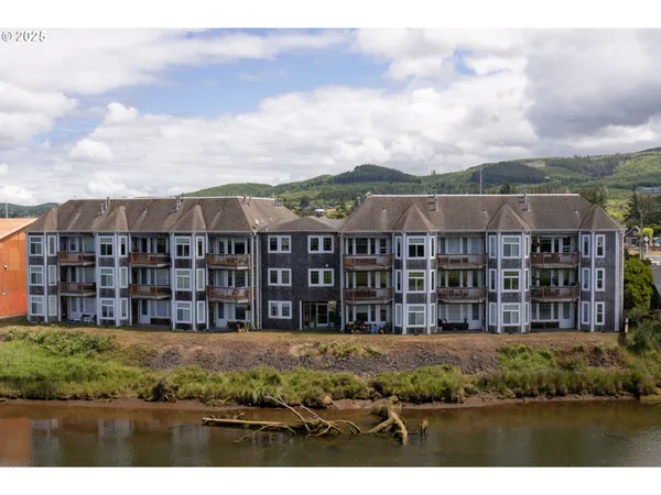 $435,000 | 1108 South Holladay Drive, Unit 24, Seaside, OR 97138