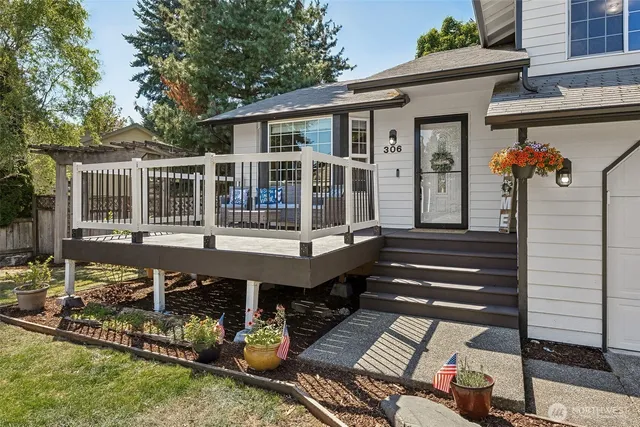 $489,950 | 306 Maple Drive North, Eatonville, WA 98328