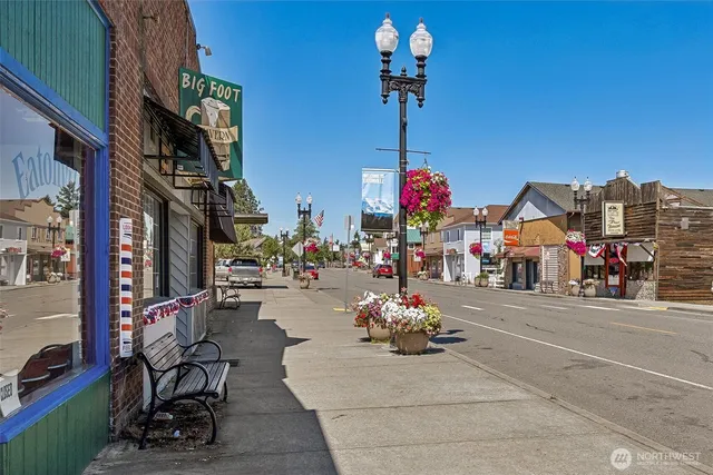 $489,950 | 306 Maple Drive North, Eatonville, WA 98328