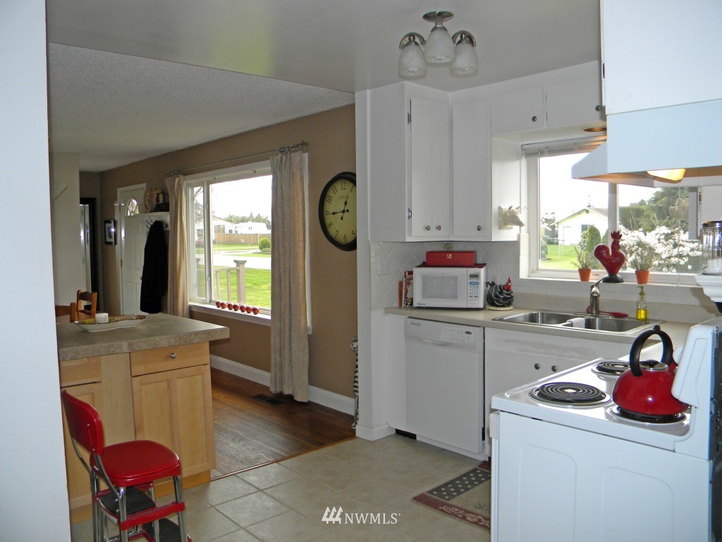14107 Avon Allen Road Mount Vernon, WA 98273 - Photo 5 of 15 Gallery Image 5