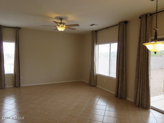 387 Hickory Road Benson, AZ 85602 - Photo 7 of 26