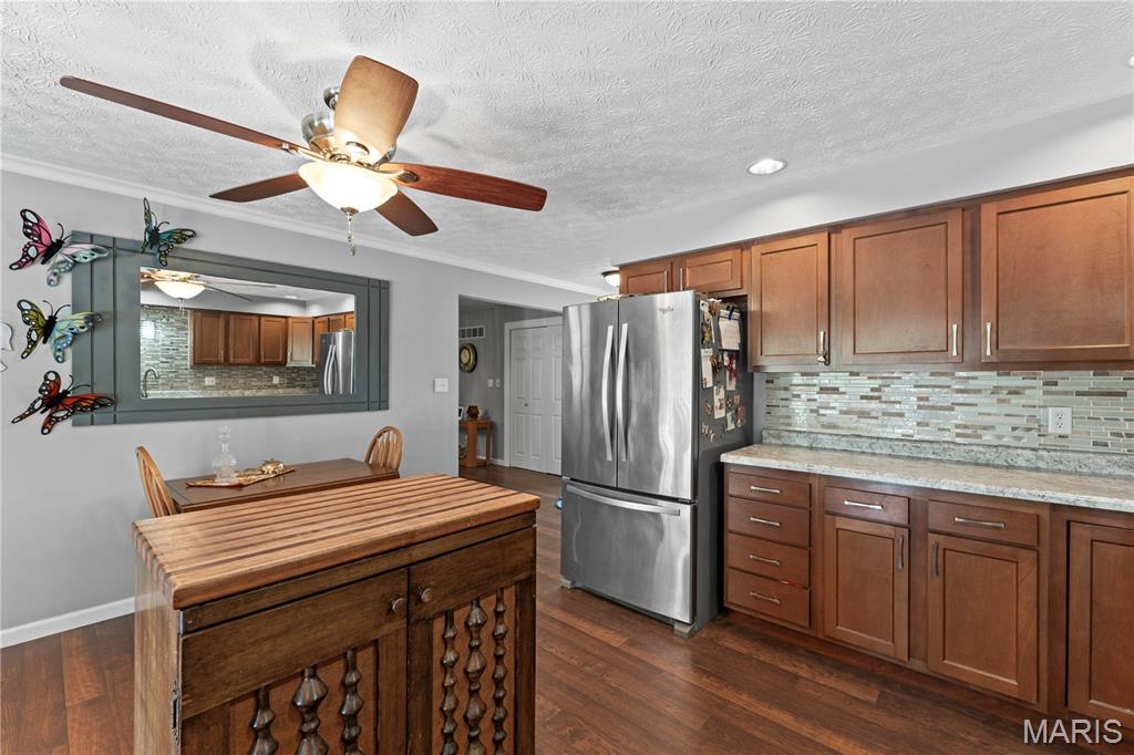 4255 Highway 160 Highland, IL 62249 - Photo 17 of 30