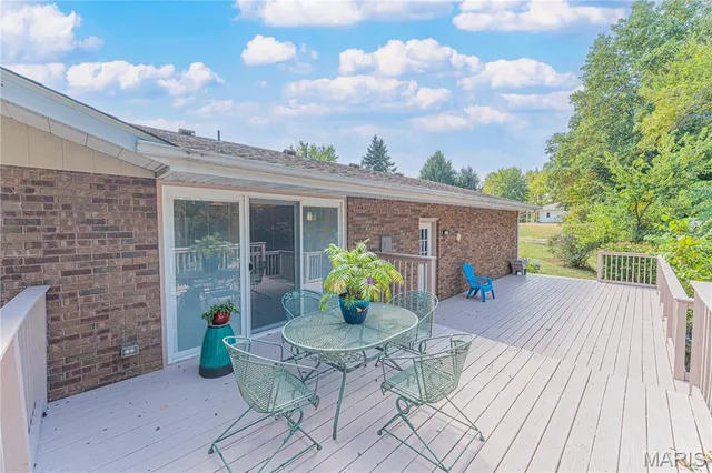 $379,000 | 4255 Highway 160, Highland, IL 62249