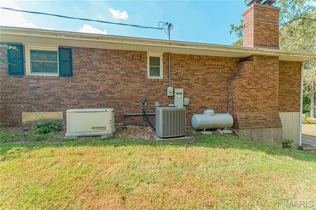 $379,000 | 4255 Highway 160, Highland, IL 62249