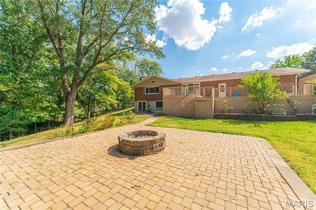 $379,000 | 4255 Highway 160, Highland, IL 62249