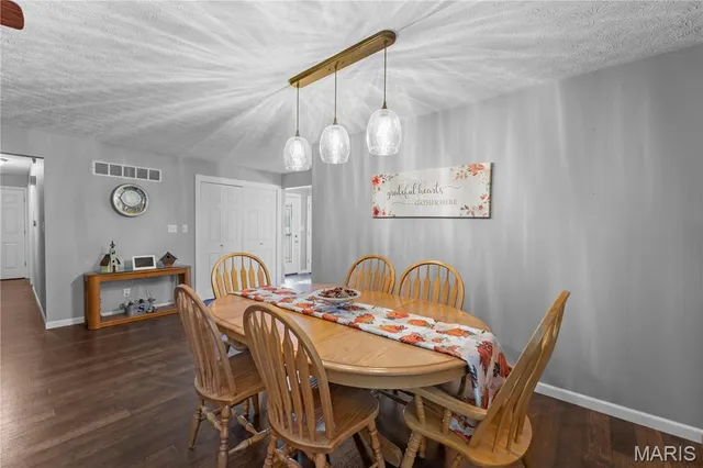 $379,000 | 4255 Highway 160, Highland, IL 62249