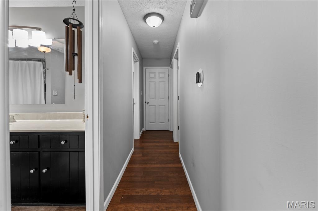 4255 Highway 160 Highland, IL 62249 - Photo 8 of 30