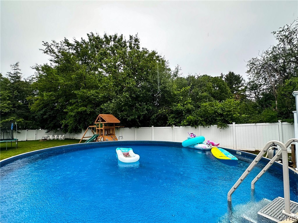 25 Forest Road New Hartford, NY 13501 - Photo 15 of 37