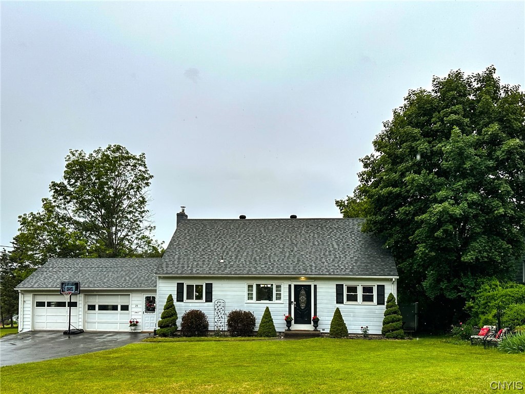 25 Forest Road New Hartford, NY 13501 - Photo 4 of 37