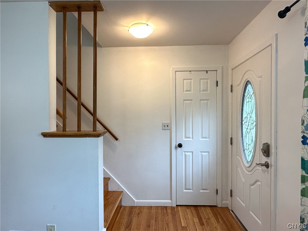 25 Forest Road New Hartford, NY 13501 - Photo 5 of 37