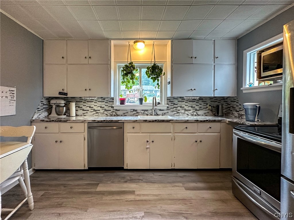 25 Forest Road New Hartford, NY 13501 - Photo 7 of 37