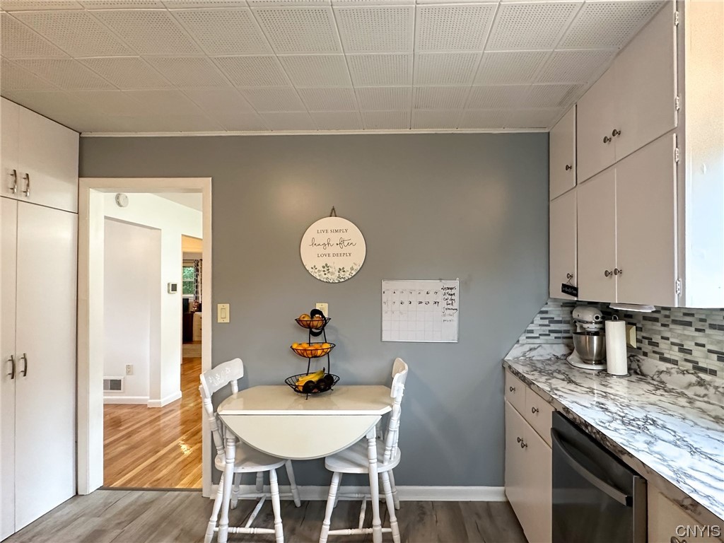 25 Forest Road New Hartford, NY 13501 - Photo 9 of 37