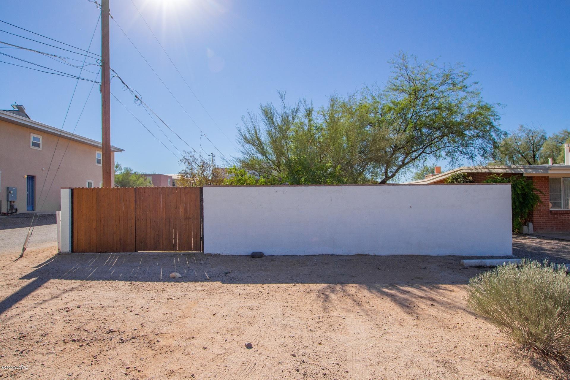 1020 East Halcyon Road Tucson, AZ 85719 - Photo 6 of 36