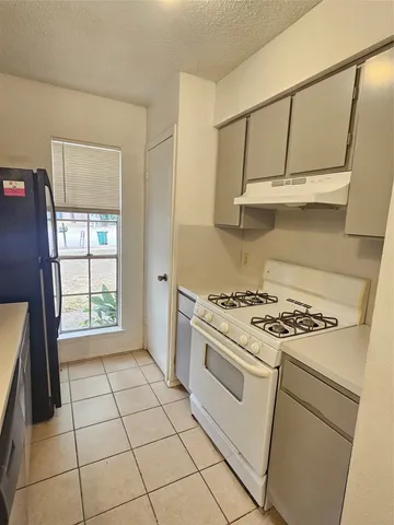 $1,295 | 6000 Emerald Forest Drive, Unit A, Austin, TX 78745
