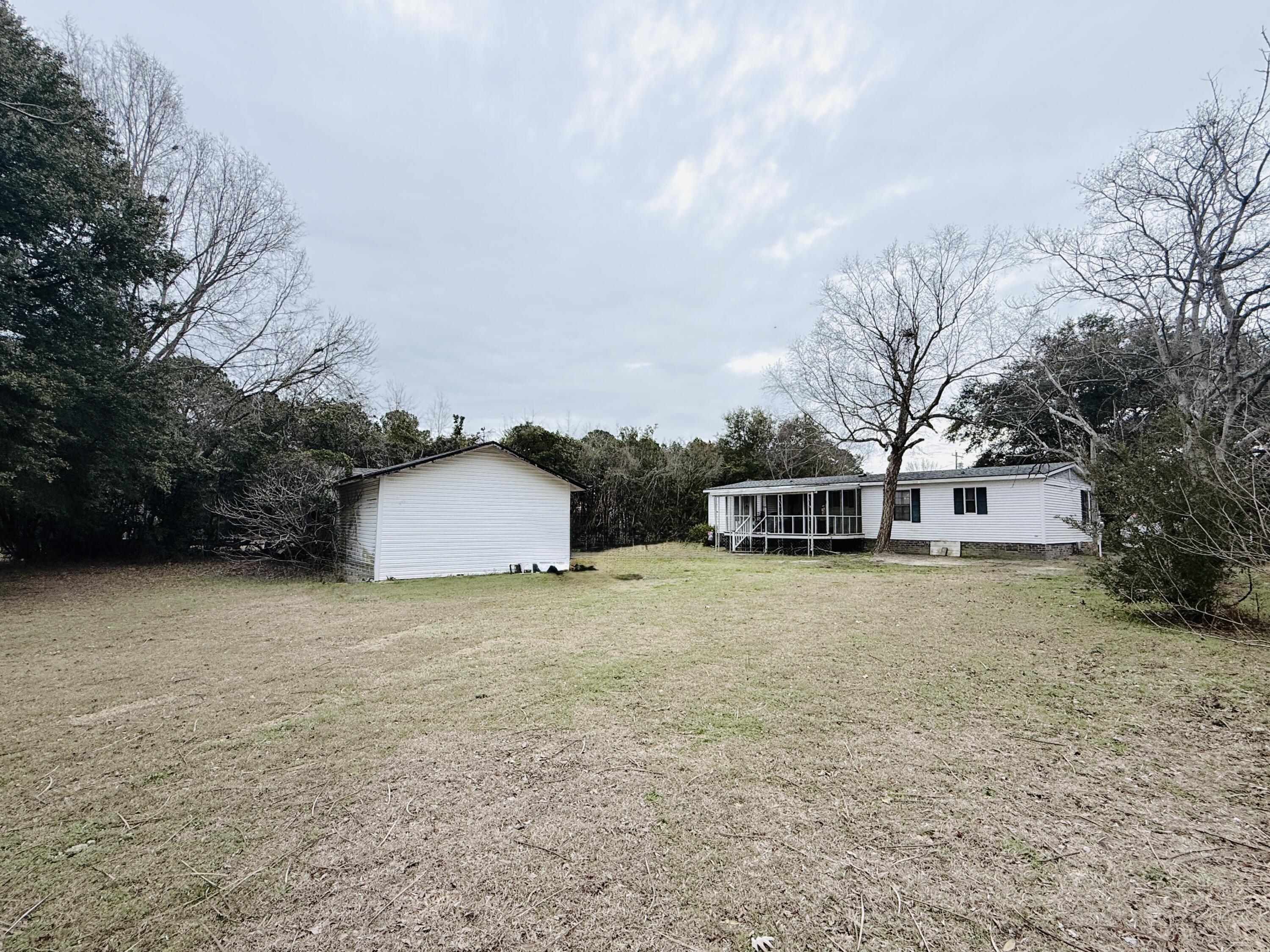 1390 Brantley Avenue Summerton, SC 29148 - Photo 20 of 20 IMG_1614