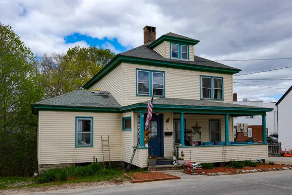 $249,999 | 11 Barrows Street, Paris, ME 04281